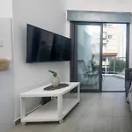 Lovely 2 Bed In City Centre * لارنكا