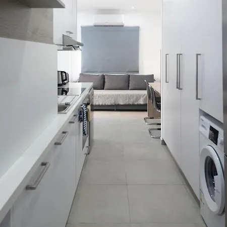 Lovely 2 Bed In City Centre Appartamento