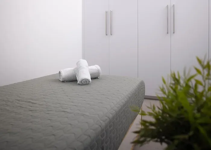 Lovely 2 Bed In City Centre Апартаменты