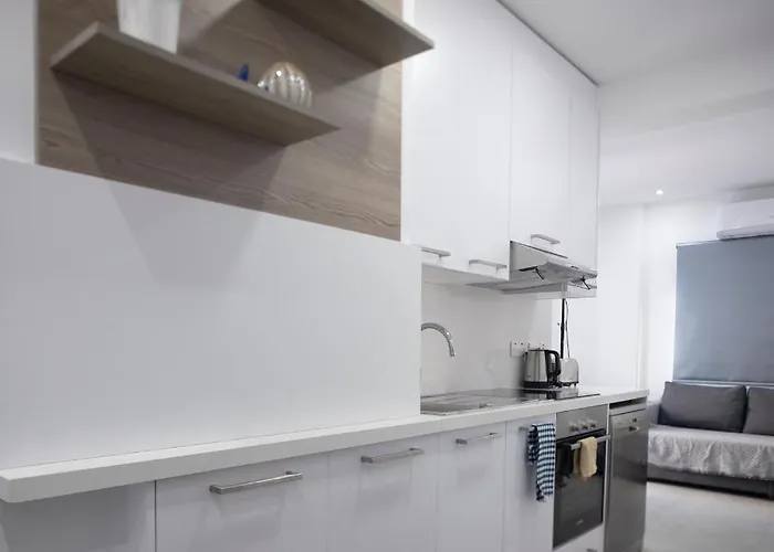Lovely 2 Bed In City Centre Апартаменты Ларнака