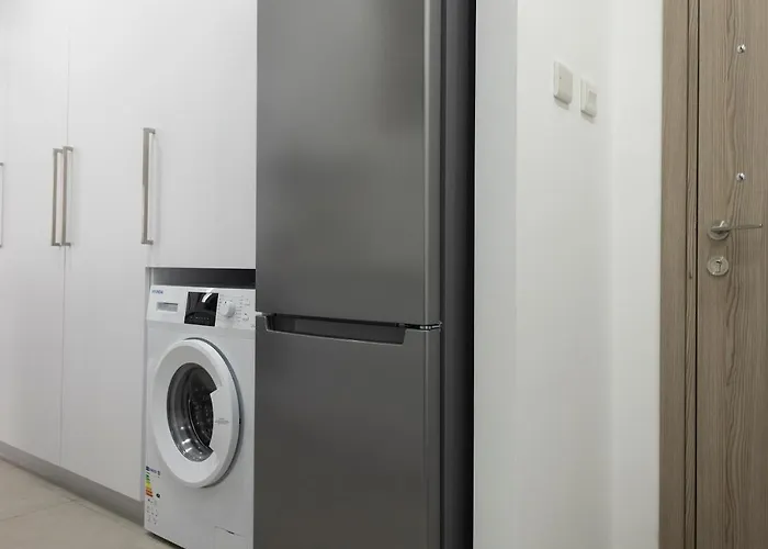 Апартаменты Lovely 2 Bed In City Centre Ларнака