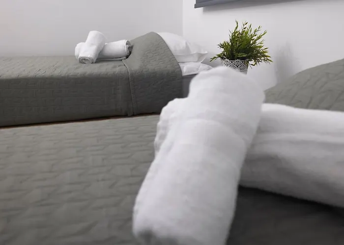 Апартаменты Lovely 2 Bed In City Centre Ларнака