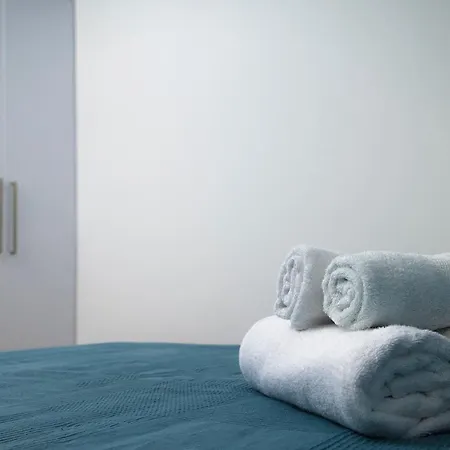 Lovely 2 Bed In City Centre *